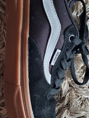 VANS SKATEBOARDING SHOE Unisex Big Kids Sz 6 / Womens 7.5m
